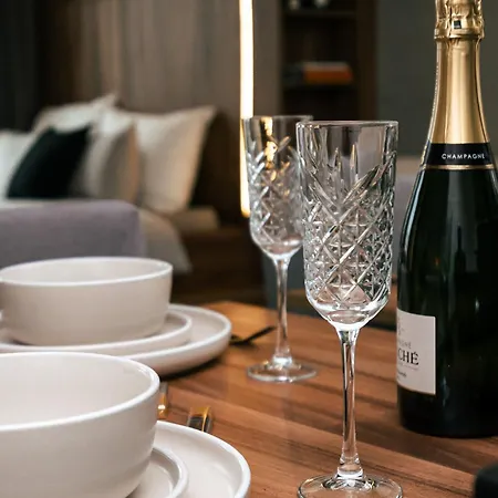 Wroc'love By Me &301 Legnicka & Self Check-in 24h & Lift & Air Conditioning Apartment Breslau