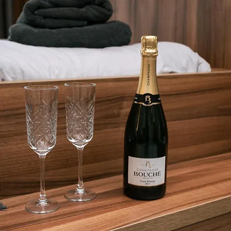 Wroc'love By Me &301 Legnicka & Self Check-in 24h & Lift & Air Conditioning Apartment Breslau